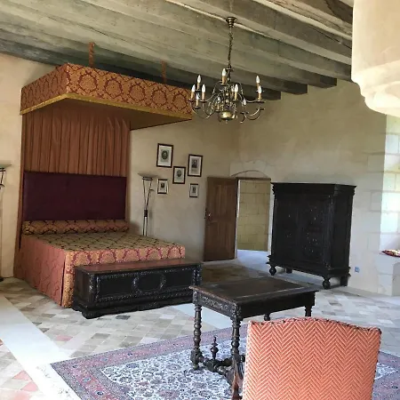 Chateau Manoir De Chandoiseau Bed & Breakfast