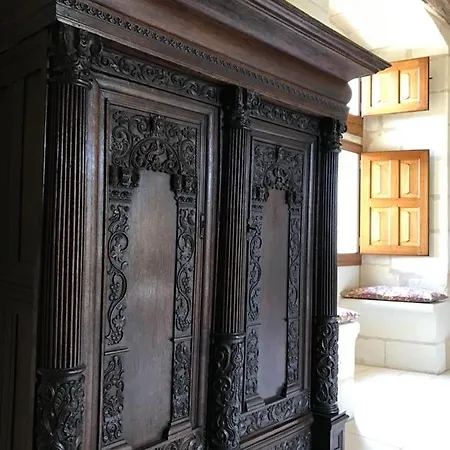 Chateau Manoir De Chandoiseau Bed and breakfast