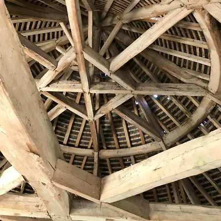 Chateau Manoir De Chandoiseau 4*