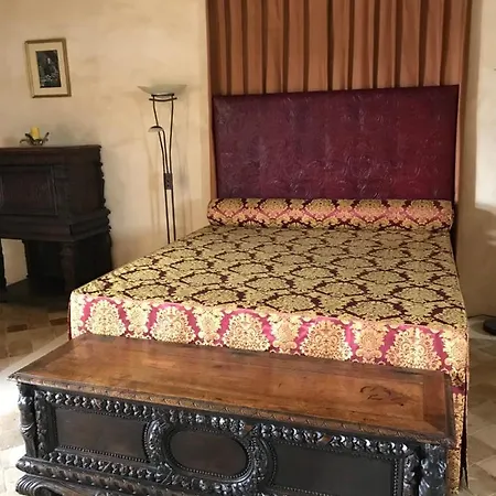 Manoir De Chandoiseau *